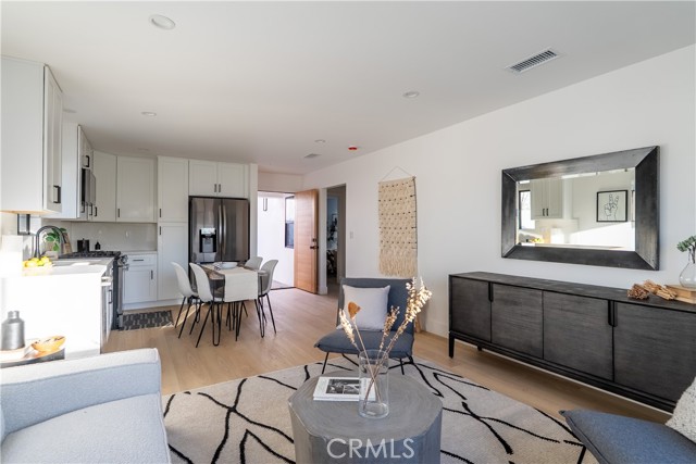 Detail Gallery Image 27 of 35 For 1719 Landis, Burbank,  CA 91504 - 6 Beds | 4 Baths