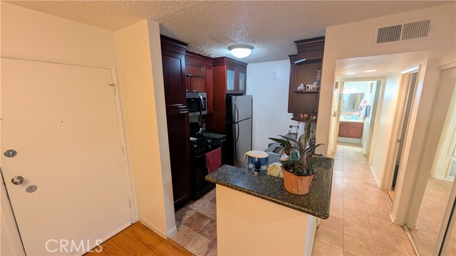 18620 Hatteras, Tarzana CA: https://media.crmls.org/medias/1fcc6f8a-cc10-4c75-be5c-d178a0d2c8f6.jpg