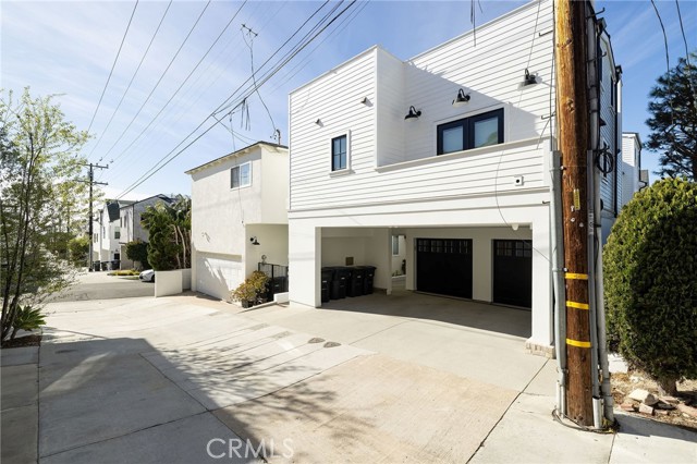 702 Poinsettia Avenue, Corona del Mar CA: https://media.crmls.org/medias/1fcd519a-1f25-4278-839e-0dc39f3c8036.jpg