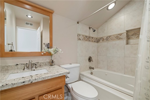 Detail Gallery Image 25 of 55 For 15845 Rosehaven, Canyon Country,  CA 91387 - 4 Beds | 3 Baths