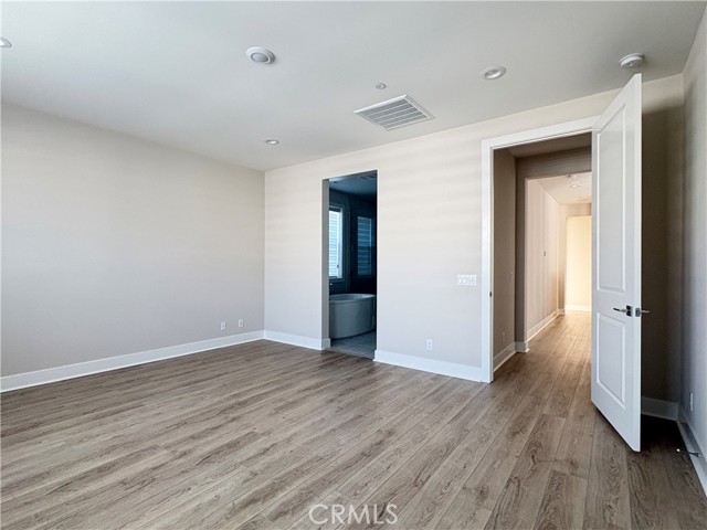 Detail Gallery Image 19 of 31 For 160 Longden, Lake Forest,  CA 92630 - 4 Beds | 4 Baths