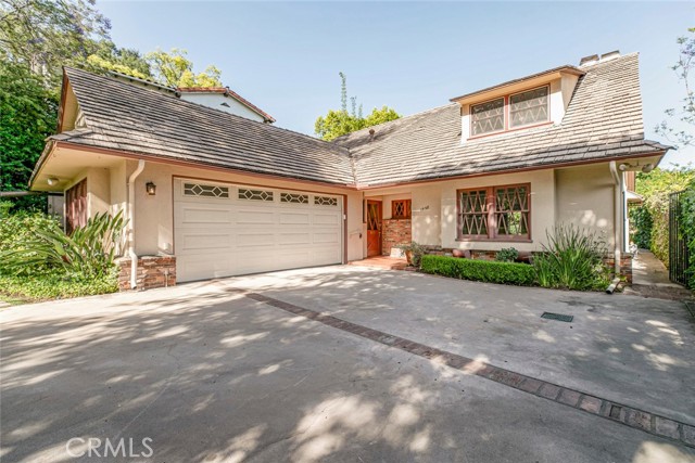1558 Hillcrest Avenue, Glendale CA: https://media.crmls.org/medias/1fce026c-6700-43c1-a64f-5ca756d372d0.jpg