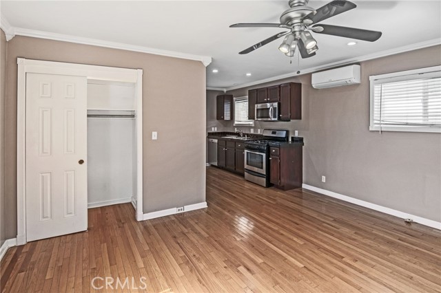 Detail Gallery Image 4 of 52 For 1007 Rose Ave, Pasadena,  CA 91107 - 4 Beds | 3 Baths