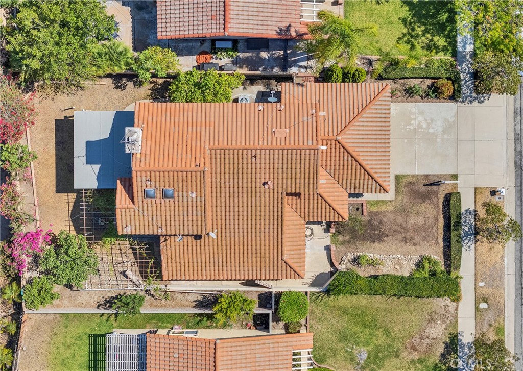 https://media.crmls.org/medias/1fced9ab-6042-437a-b7d9-66b01e1d1013.jpg?preset=X-Large