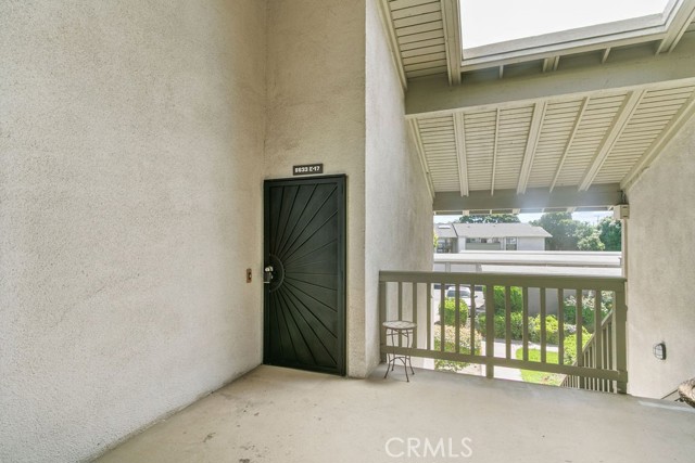 Detail Gallery Image 3 of 25 For 8633 Portola Ct 17e,  Huntington Beach,  CA 92646 - 2 Beds | 2 Baths