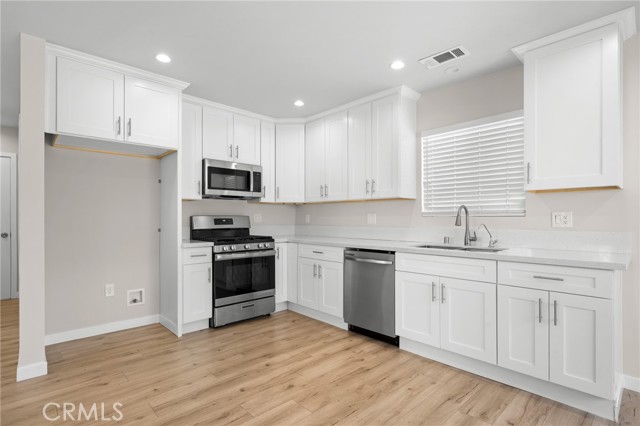 Detail Gallery Image 8 of 20 For 1159 Western Ave #a, Glendale,  CA 91201 - 2 Beds | 2 Baths