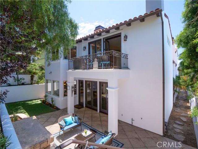 1337 9th Street, Manhattan Beach, California 90266, 5 Bedrooms Bedrooms, ,4 BathroomsBathrooms,Residential,Sold,9th,SB22159352