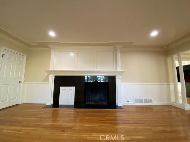 https://media.crmls.org/medias/1fd02f5b-85f6-4262-a1ff-f08495aa0f2d.jpg?preset=X-Large