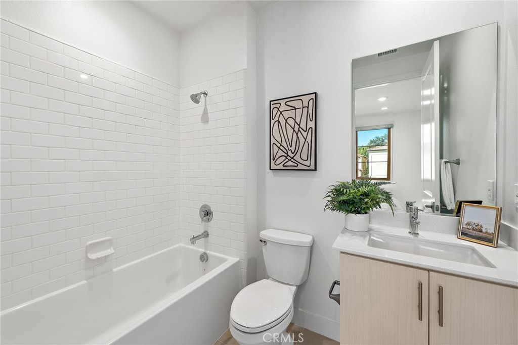 MLS #OC25183328 img 19