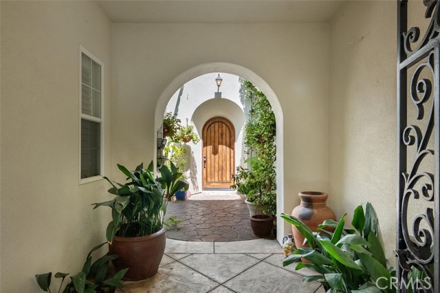 Detail Gallery Image 13 of 75 For 24711 Tiburon St, Valencia,  CA 91355 - 5 Beds | 5 Baths