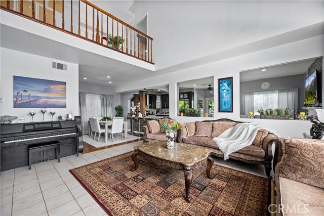10798 Zinfandel Street, Rancho Cucamonga CA: https://media.crmls.org/medias/1fd2a068-293c-4459-b0b9-53eee581eb26.jpg