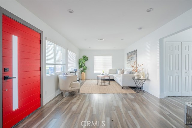 6436 Day Street, Tujunga CA: https://media.crmls.org/medias/1fd320ac-d4e8-43d7-990b-5ac0cacbd0cb.jpg