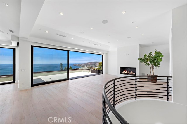 Detail Gallery Image 16 of 64 For 2340 Crestview Dr, Laguna Beach,  CA 92651 - 4 Beds | 5/1 Baths