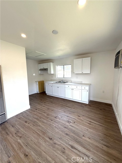 1354 W King Street, San Bernardino CA: https://media.crmls.org/medias/1fd38a8c-c0d4-4f8b-9547-b46fe48f9bfc.jpg