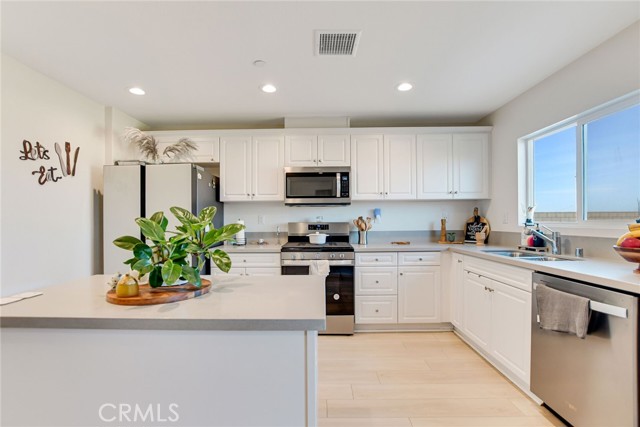 Detail Gallery Image 13 of 30 For 11625 Halter St, Victorville,  CA 92392 - 4 Beds | 2 Baths