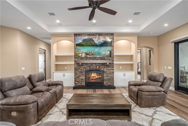 Detail Gallery Image 14 of 75 For 40158 25th St W, Palmdale,  CA 93551 - 5 Beds | 4/1 Baths