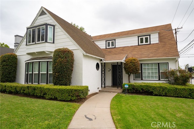 Detail Gallery Image 1 of 19 For 1212 Louise St, Santa Ana,  CA 92703 - 4 Beds | 3 Baths
