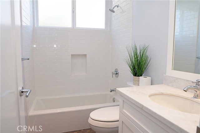 Detail Gallery Image 13 of 19 For 21703 Ocean Vista #201,  Laguna Beach,  CA 92651 - 2 Beds | 2 Baths