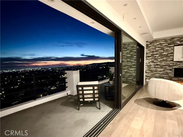 Detail Gallery Image 36 of 37 For 2287 Sunset Plaza Dr, Hollywood Hills,  CA 90069 - 5 Beds | 5/1 Baths