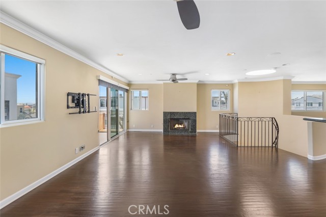 209 Crest Drive, Manhattan Beach CA: https://media.crmls.org/medias/1fd4f823-c242-45a0-9b67-d8c64a133023.jpg