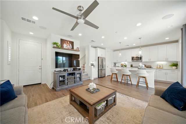 Detail Gallery Image 5 of 44 For 8785 Celebration St, Chino,  CA 91708 - 3 Beds | 2/1 Baths