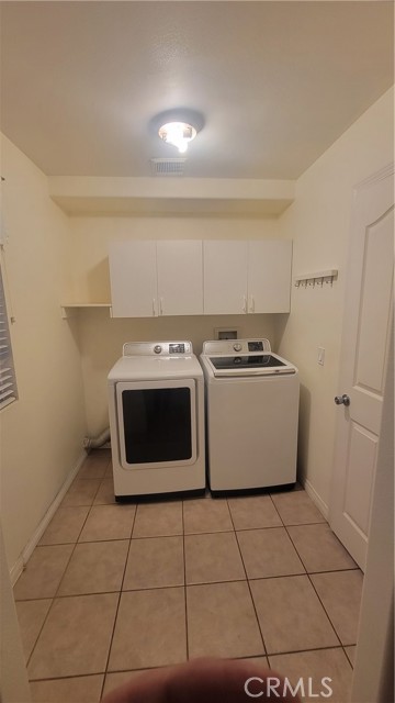 Washer & dryer laundry room