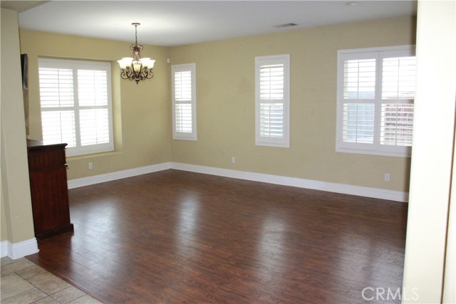 Detail Gallery Image 8 of 21 For 278 Overleaf Way, San Jacinto,  CA 92582 - 5 Beds | 4 Baths