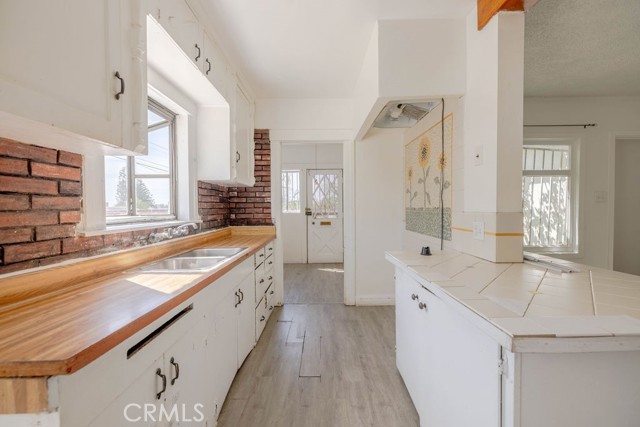 11779 Dronfield Avenue, Pacoima CA: https://media.crmls.org/medias/1fd6f3d6-8b79-4d22-a5b8-0396c5df092e.jpg
