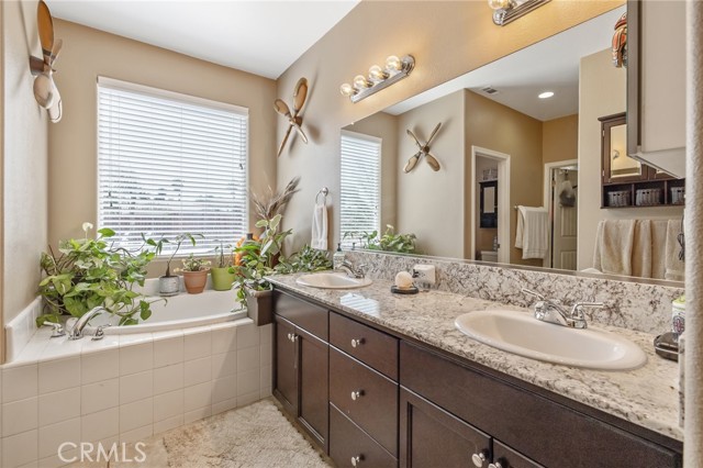 863 Legacy Drive, Lemoore CA: https://media.crmls.org/medias/1fd73a22-11c6-4bd7-a3ad-890805949eb8.jpg