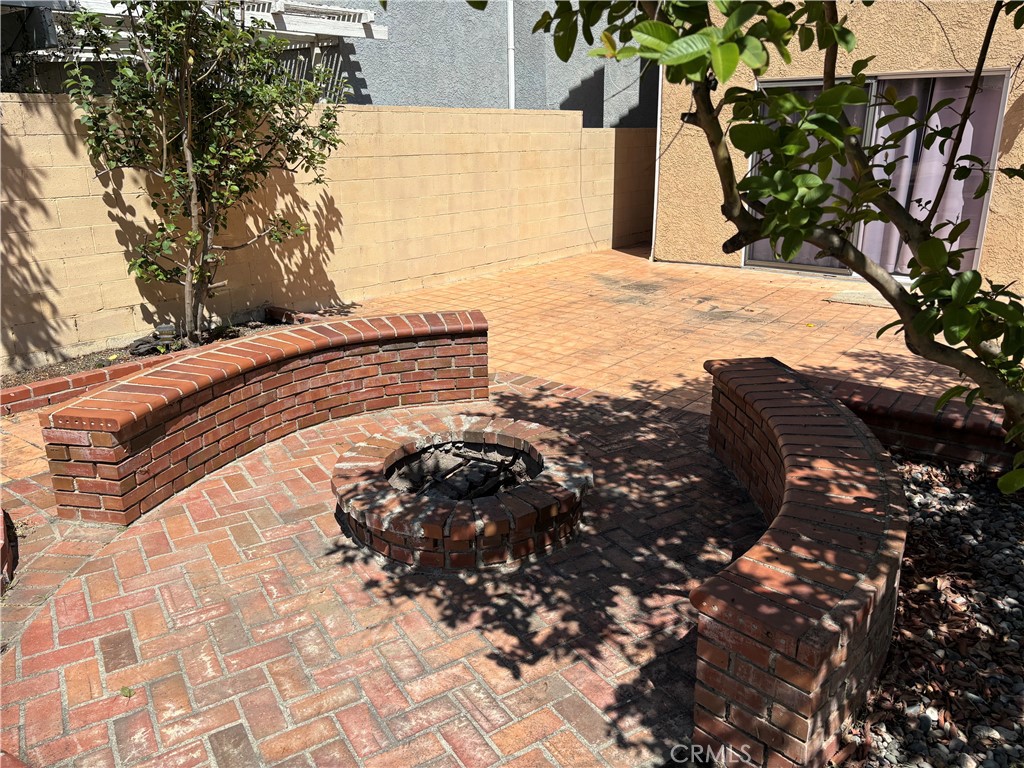 https://media.crmls.org/medias/1fd815ba-c4b0-4883-878f-db6b2bb2e3ed.jpg?preset=X-Large