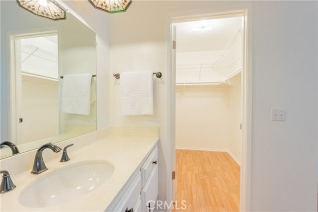 7215 Enfield Avenue, Reseda CA: https://media.crmls.org/medias/1fd8ba07-2823-4a8c-a738-33a344bb5ee5.jpg