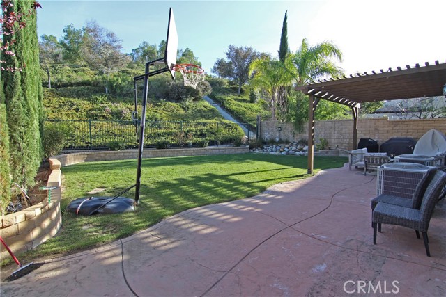 Detail Gallery Image 38 of 41 For 17634 Wren Dr, Canyon Country,  CA 91387 - 5 Beds | 4 Baths