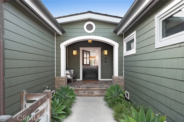 1501 Kathleen Lane, Newport Beach CA: https://media.crmls.org/medias/1fd8d215-2dca-4ba4-ad5a-685d0b3e1b19.jpg