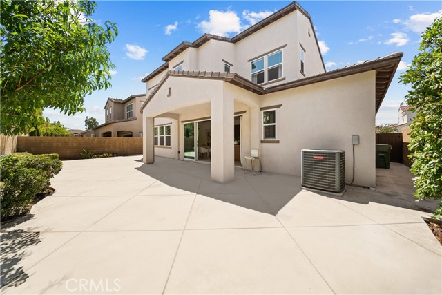 106 Trowel, Irvine CA: https://media.crmls.org/medias/1fd8eaee-b117-492a-97a7-6f2709e74ece.jpg