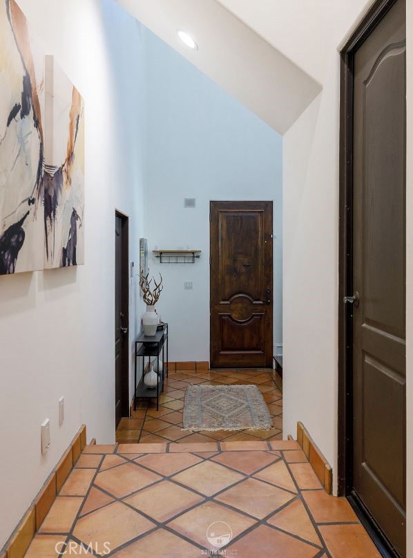 Detail Gallery Image 7 of 29 For 202 N Irena Ave #B,  Redondo Beach,  CA 90277 - 3 Beds | 2/1 Baths