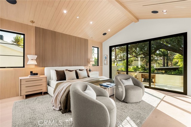 Detail Gallery Image 17 of 42 For 4245 Bellaire Ave, Studio City,  CA 91604 - 5 Beds | 5/1 Baths