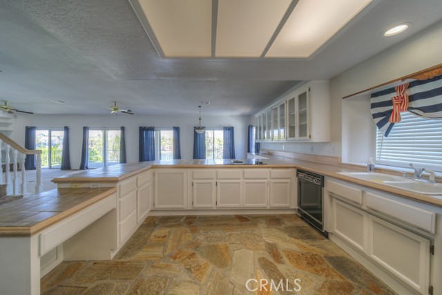 Detail Gallery Image 22 of 60 For 23864 Continental Dr, Canyon Lake,  CA 92587 - 3 Beds | 3 Baths