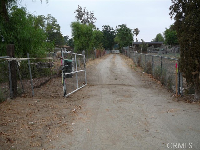 31665 Meadow Blossom Road, Nuevo CA: https://media.crmls.org/medias/1fdbc182-9b0e-42a6-9619-47accfffd686.jpg