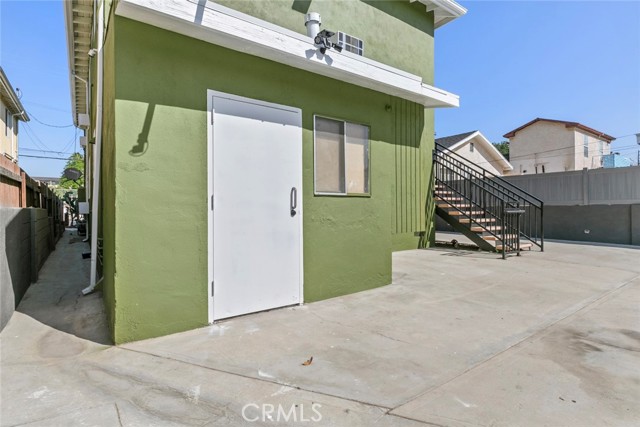142 S Savannah Street, Los Angeles CA: https://media.crmls.org/medias/1fdc049c-b9db-4999-9896-de2fd8001e5c.jpg