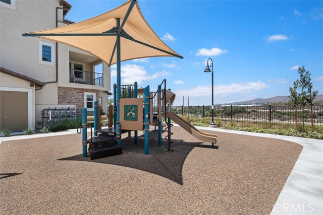 Image 46 of 51 For 242 Niebla Ln