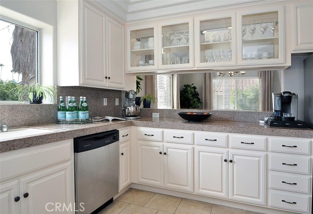 715 Irena Avenue, Redondo Beach, California 90277, 3 Bedrooms Bedrooms, ,2 BathroomsBathrooms,Residential,Sold,Irena,SB17231195