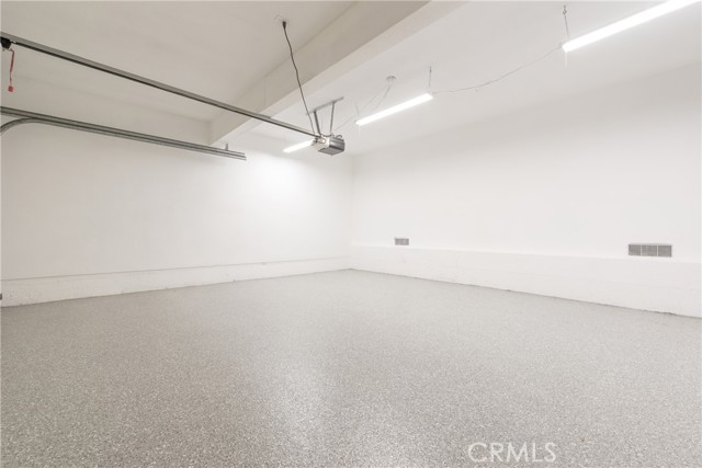 Detail Gallery Image 54 of 75 For 2205 Clark Ln a,  Redondo Beach,  CA 90278 - 3 Beds | 2/1 Baths