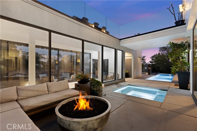 Detail Gallery Image 5 of 37 For 2746 Rinconia Dr, Los Angeles,  CA 90068 - 4 Beds | 3/1 Baths