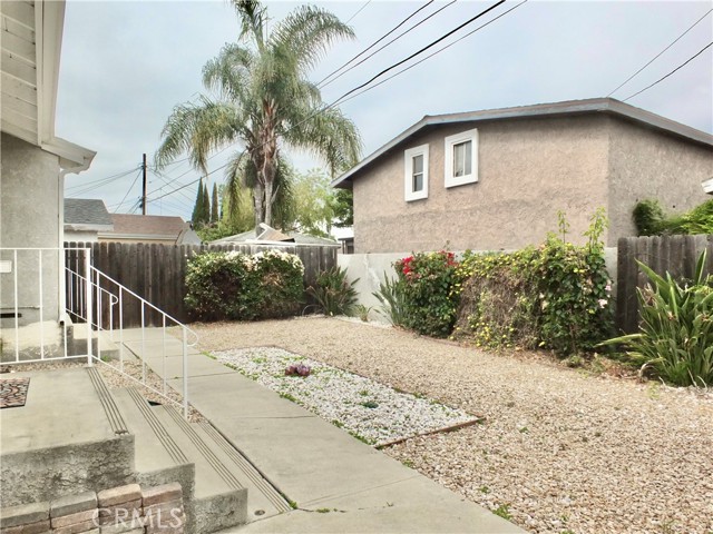 1301 W Robidoux Street, Wilmington CA: https://media.crmls.org/medias/1fdd2008-b867-4245-bb3b-56a579ff7d0b.jpg