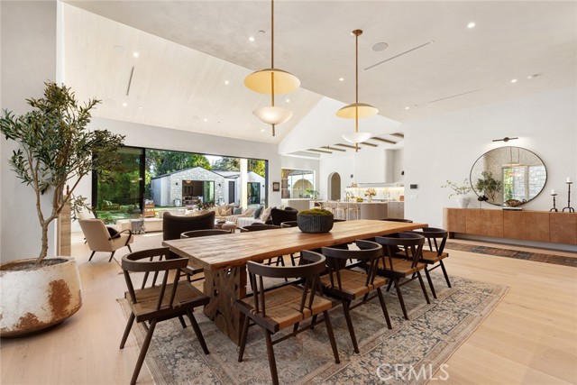 Detail Gallery Image 14 of 62 For 19026 Sprague St, Tarzana,  CA 91356 - 6 Beds | 6/1 Baths