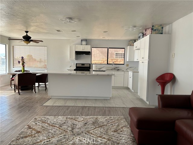 Detail Gallery Image 5 of 17 For 13915 Spring Valley Pkwy, Victorville,  CA 92395 - 3 Beds | 2 Baths