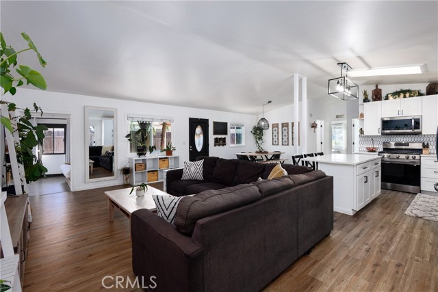 Detail Gallery Image 16 of 42 For 881 Greenacre, Santa Maria,  CA 93455 - 3 Beds | 2 Baths