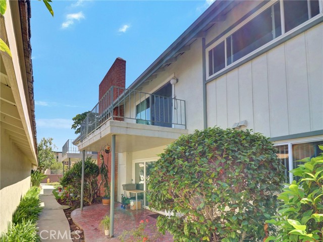 22627 Nadine Circle, Torrance CA: https://media.crmls.org/medias/1fe03706-6716-4a73-885c-fd53d1e9b2e0.jpg