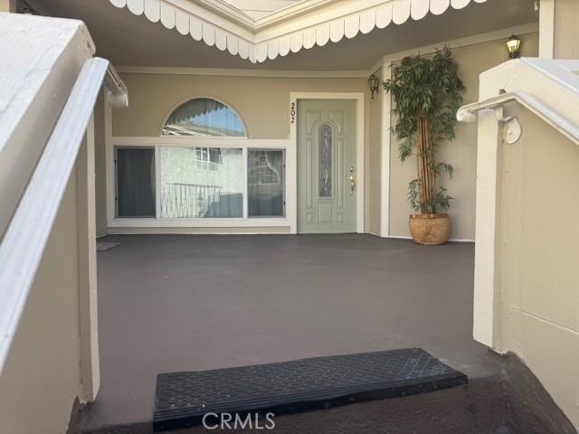 Detail Gallery Image 3 of 23 For 428 N Hollywood Way #203,  Burbank,  CA 91505 - 2 Beds | 2 Baths