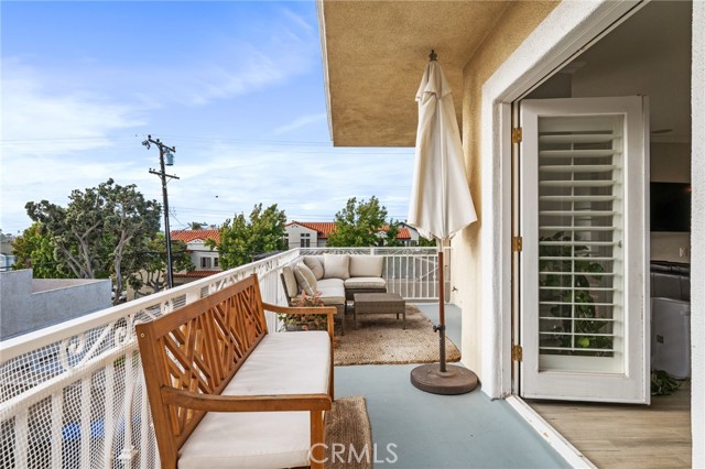 202 Lucia Avenue, Redondo Beach, California 90277, 5 Bedrooms Bedrooms, ,3 BathroomsBathrooms,Residential,Sold,Lucia,SB21191520